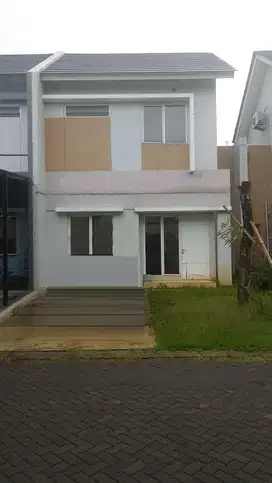 Rumah 2 Lantai siap huni di Serpong Lagoon Tangerang selatan