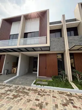 Dijual Rumah 2 lt 6 x 10 m2 di Meruya ada 3 kt 3 km, Shm, unfurnished!