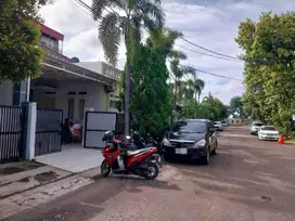 rumah Cluster Aralia, Harapan Indah, Bekasi Lokasi dekat Sekolah