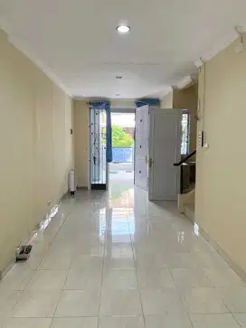 Disewa Rumah Minimalis Bagus & Akses Mudah di Royal Residence Cakung