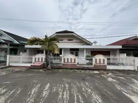Disewakan rumah di komplek poligon palembang