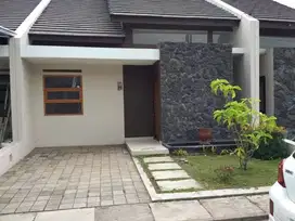 Rumah Luas Minimalis di Taman Kopo Indah LT 141 Hanya 1,375 Milyar