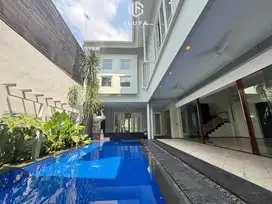 Disewakan rumah good condition lokasi strategis pondok indah