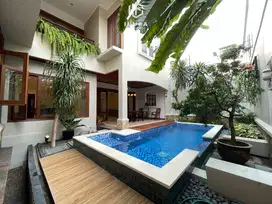 Disewakan rumah kondisi bagus area premier pondok indah