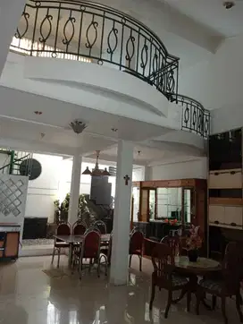 Dijual Murah Rumah Darmo 2Lt Strategis Siap Huni