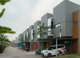 Townhouse Bambu Apus Jakarta Timur, Samping Pintu Tol, Dp Suka2
