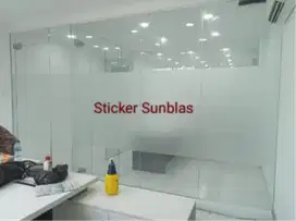 Spesialis pasang Kaca Film tolak panas & sandblasting di Soloraya