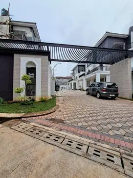 RUMAH MEWAH 5 KT & 5KM MURAH DEKAT AKPOL SEMARANG