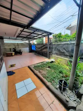 Rumah disewakan di pinggir jalan raya, cimanggis tapos depok