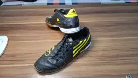 Sepatu Futsal Adidas F10 (F50 series) - Size 43