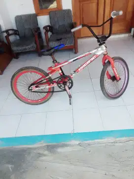Sepeda model bmx merk pacific Mizone