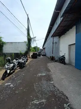 Dijual cepat 3 gudang gandeng kedinding surabaya ada lift barang