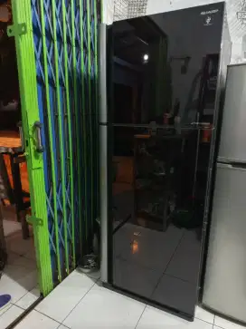 Kulkas 2pintu jumbo merek sharp