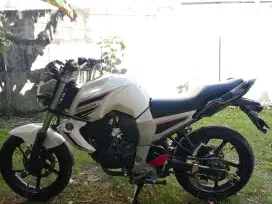 Byson 2011 warna putih kondisi memuaskan