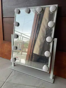 Cermin LED/vanity mirror