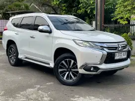 Mitsubishi Pajero Sport Dakar 4x2 AT 2017 Putih Black Piano