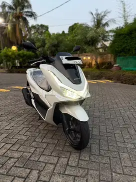 HONDA NEW PCX 160 KEYLESS TH 2025 PUTIH MUTIARA