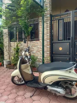 Motor murah Scoopy 2010 karbu surat lengkap hidup semua