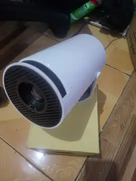 Proyektor mini Hy300 android 1080p 4k