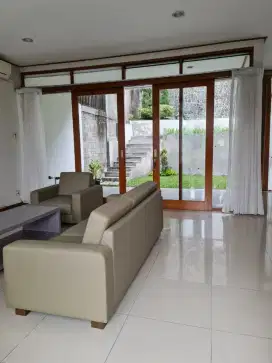 Disewakan Rumah Terawat Bagus Di Setraduta