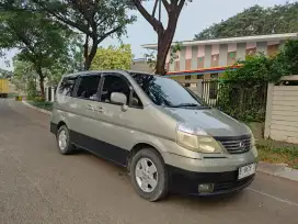 Nissan Serena 2005 Bensin