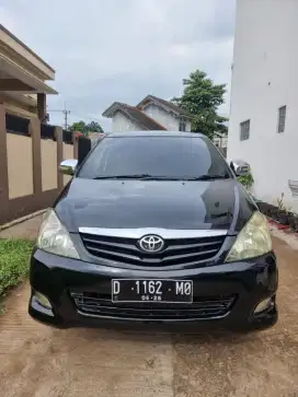 Hitam Mulus,Mobil Keluarga~Toyota kijang innova~Transmisi Manual Euro2