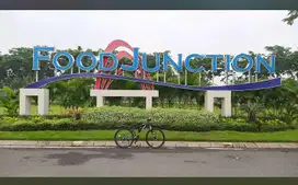 Pegawai Jaga Stand Food Junction Surabaya