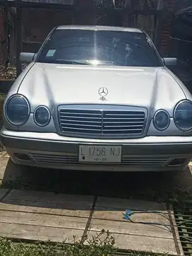 Mercedes-Benz E230 1997 Bensin