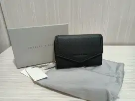 Dompet Charles and Keith