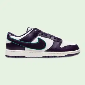 Nike Dunk Low Chenille Swoosh Sail Grand Purple size 10