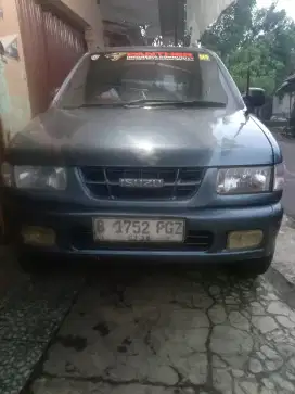Juwal mobil izuzu panter