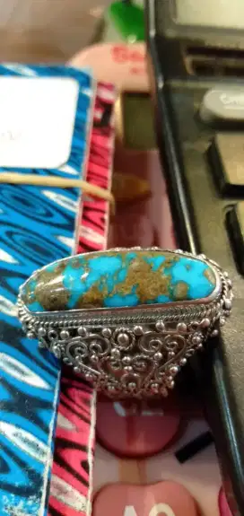 Cincin batu pirus persia urat emas