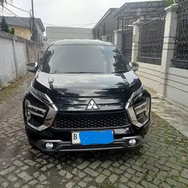 DIJUAL XPANDER ULTIMATE 1,5 AT HITAM