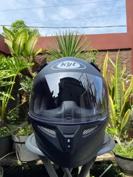 Di jual helm full face merk KYT