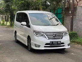 LOW KM NISSAN SERENA HWS AT 2016 PUTIH