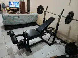 Alat olahraga benchpress multifungsi