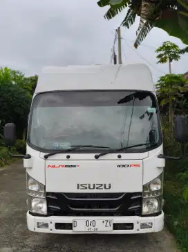 ISUZU NLR 55TX 4 RODA BOX