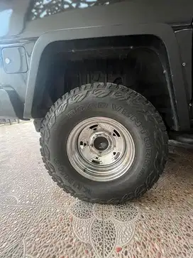 Dijual Ban Jeep