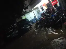 Di cari karyawan pengantar galon pakai motor dan pengisian galon