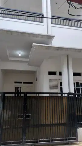 Di kontrakan 1 unit rumah