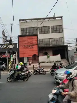 Disewakan Ruko Strategis, depan Kampus E Gunadarma Depok