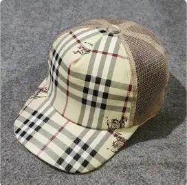 TOPI SNAPBACK BURBERRY ORIGINAL