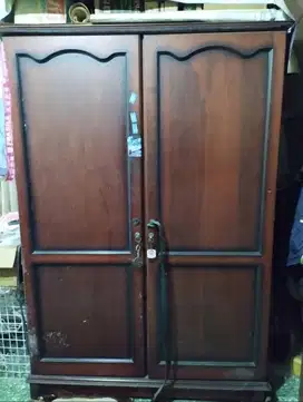 [pending jual] lemari kayu solid, klasik, kokoh 2 pintu