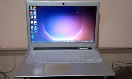 Laptop Acer Ram 8GB sudah SSD Windows11