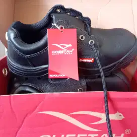 Sepatu safety cheetah