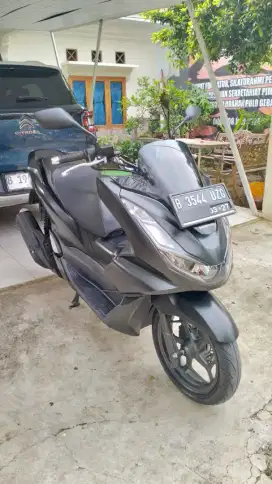 Bissmillah dijual motor Honda PCX 160cc 2022 istimewa.