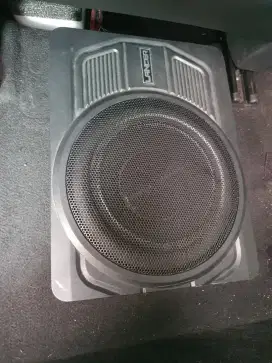 Subwoofer Kolong Mobil merk Lancer