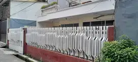 Rumah Luas Strategis di Jl. Abdullah III – Cocok Huni / Usaha Kost