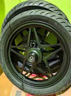 Velg VND original + ban Michelin + engine monting