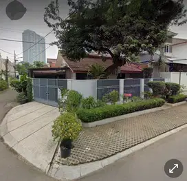Dijual rumah hoek di Kramat Pela Kebayoran Baru dekat Melawai/Blok M ,